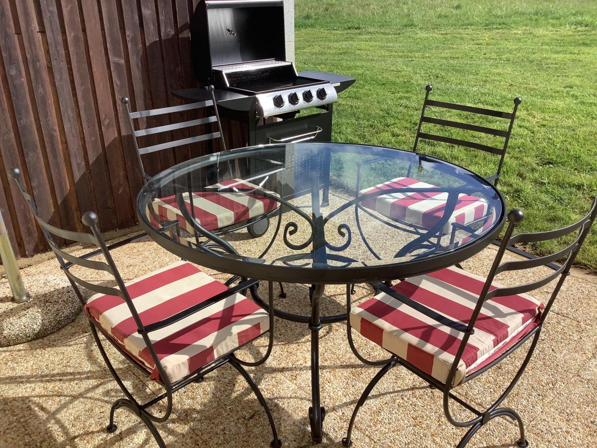 Maison Independante Et Privative 52m2 Au Calme * Clere-les-Pins